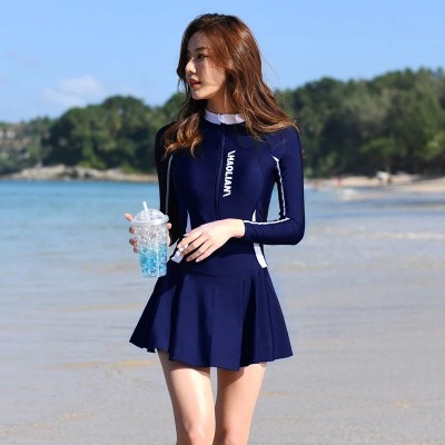 Đồ bơi nữ kín đáo