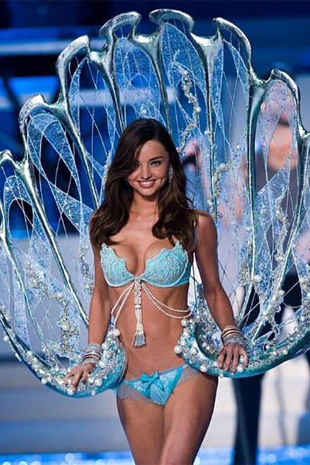 Cận cảnh những áo ngực đắt hơn siêu xe Lamborghini