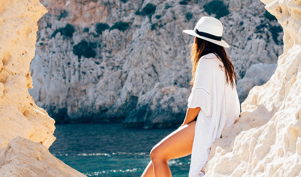 Chọn nón đi biển chất lừ cho nàng diện kèm bikini