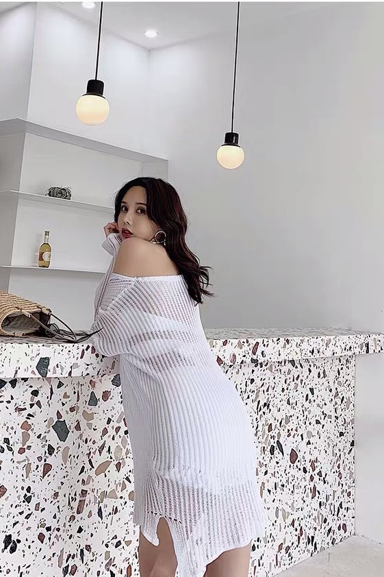 Áo choàng đi biển oversize trắng