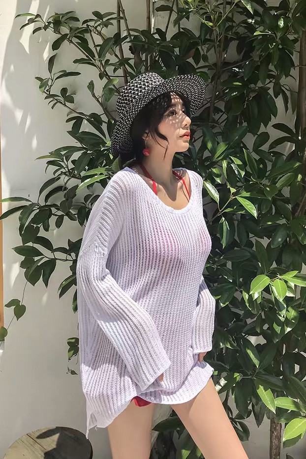 Áo choàng đi biển oversize trắng