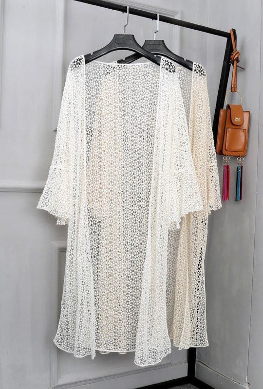 Áo lưới đi biển Hồ Ngọc Hà phom dài