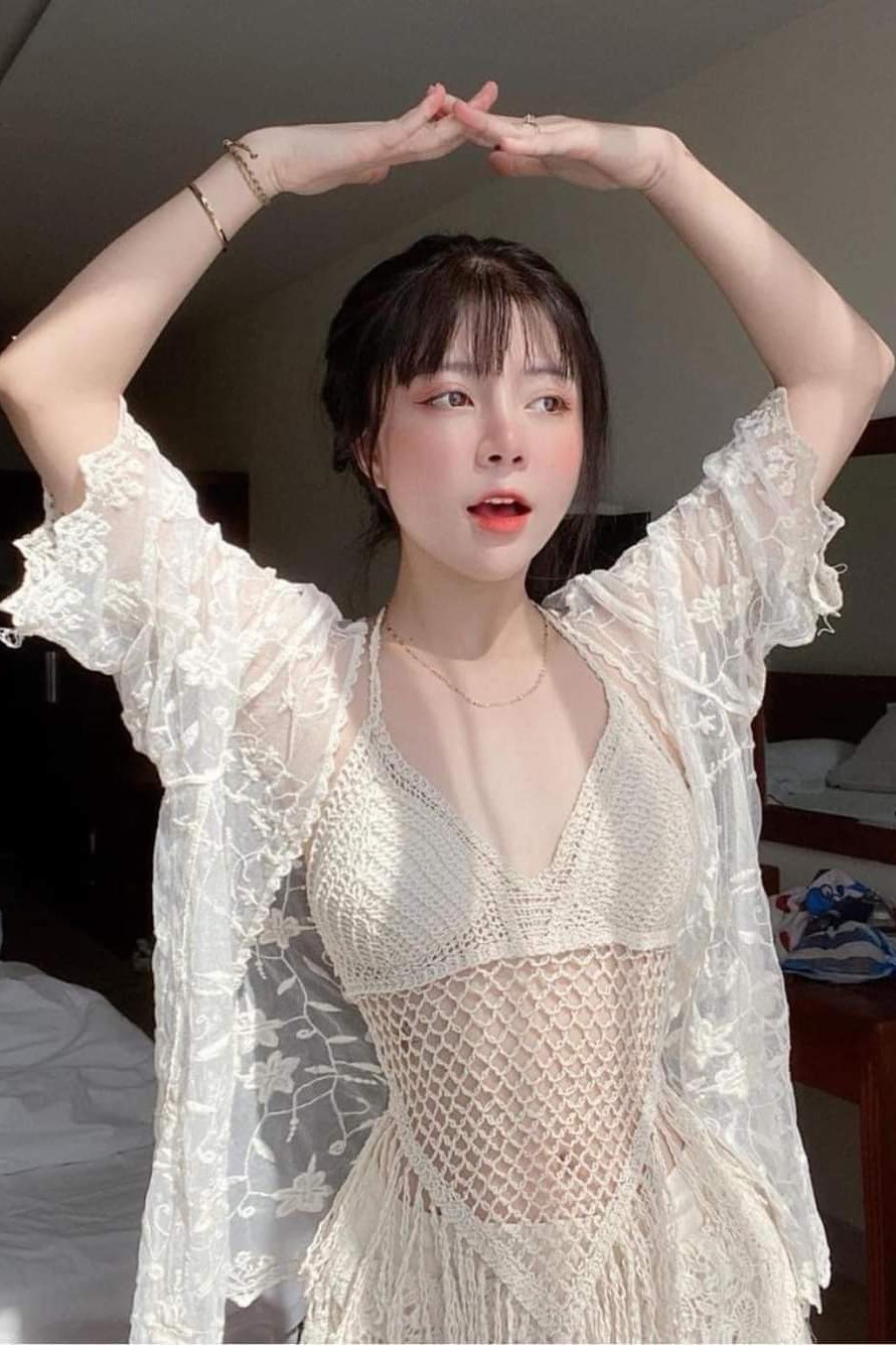 Đồ tắm biển set 3 món Hari Won