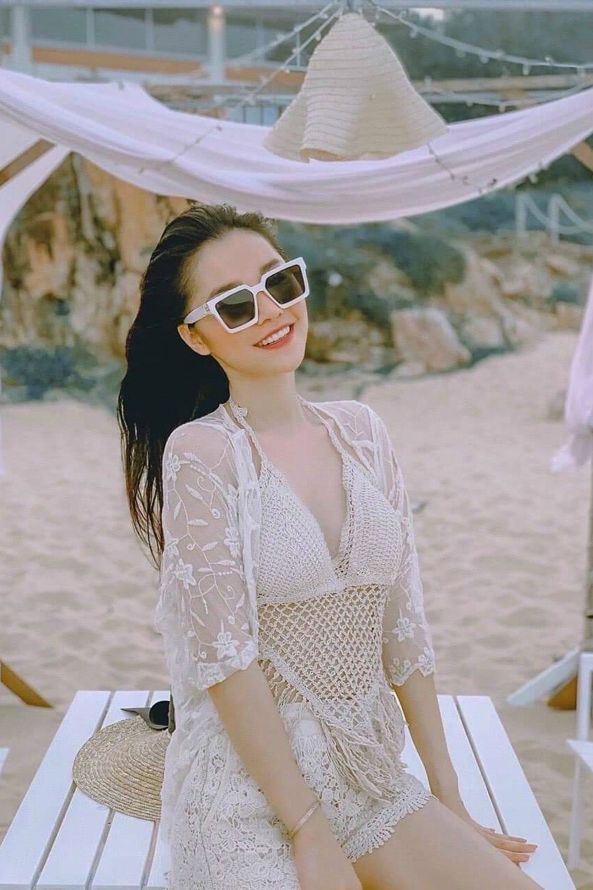 Đồ tắm biển set 3 món Hari Won