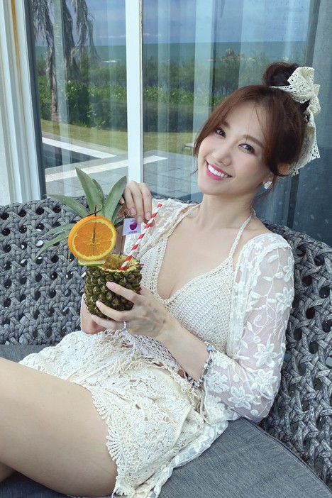 Đồ tắm biển set 3 món Hari Won