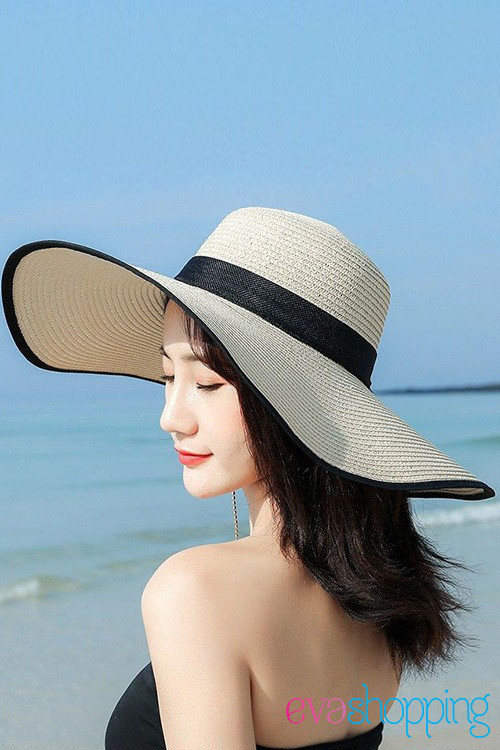 Nón đi biển rộng vành