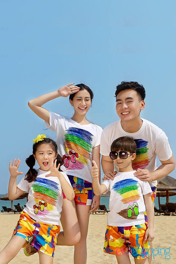 Áo gia đình đi biển cầu vồng & đôi dép
