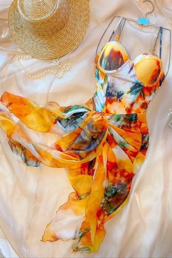 Bikini một mảnh kèm choàng