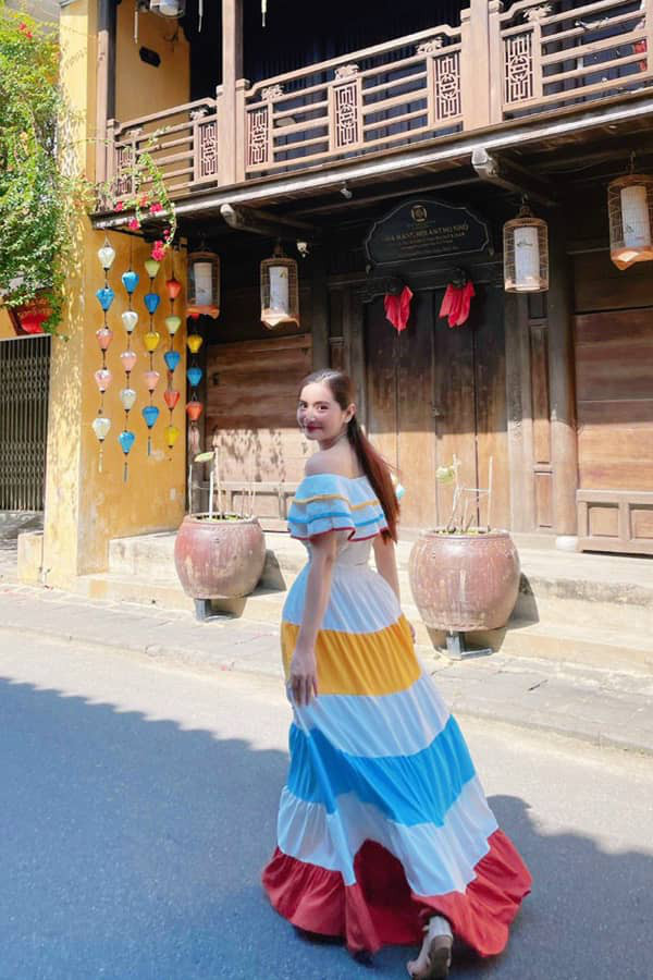 Đầm maxi trễ vai