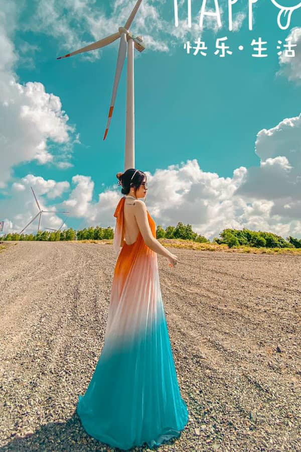 Đầm maxi cổ yếm hở lưng