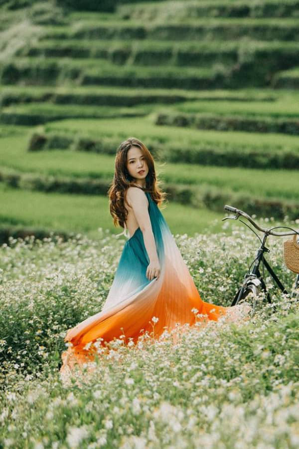 Đầm maxi cổ yếm hở lưng