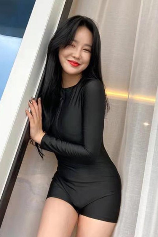 Đồ bơi dài tay liền thân