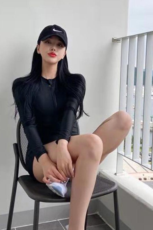 Đồ bơi dài tay liền thân