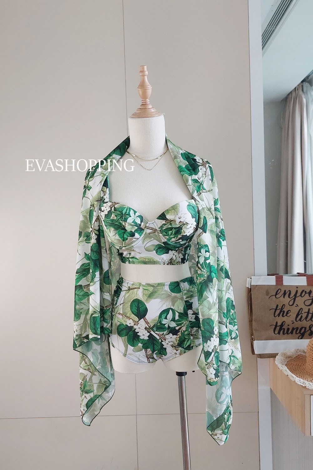 Bikini hai mảnh croptop kèm choàng