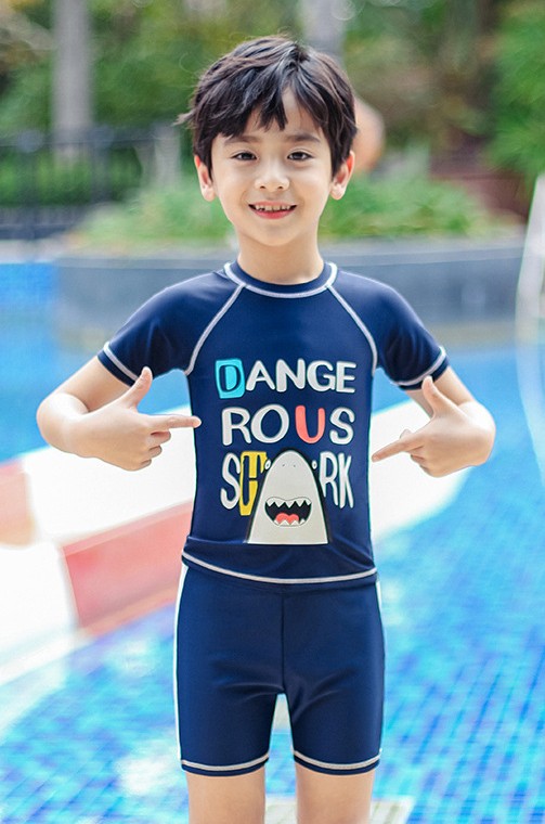 Bộ đồ bơi tay ngắn họa tiết cá mập cho bé trai