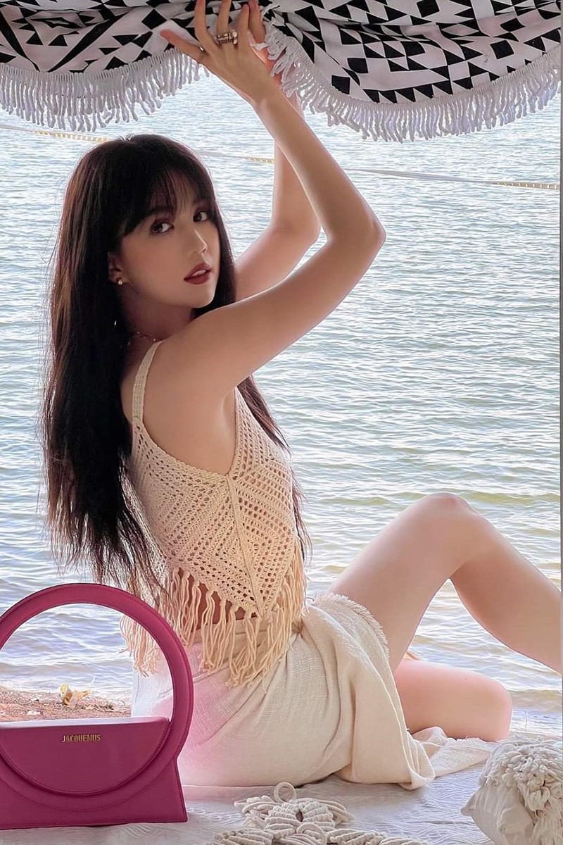 Áo len móc đi biển CR84