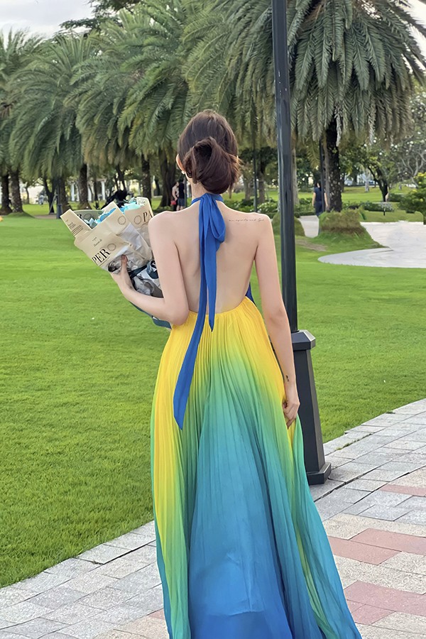 Đầm maxi dập ly cổ yếm cao cấp