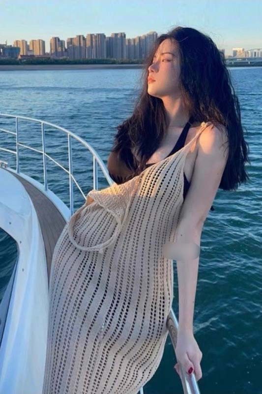 Áo lưới đi biển dạng chui phom dài màu kem AL120