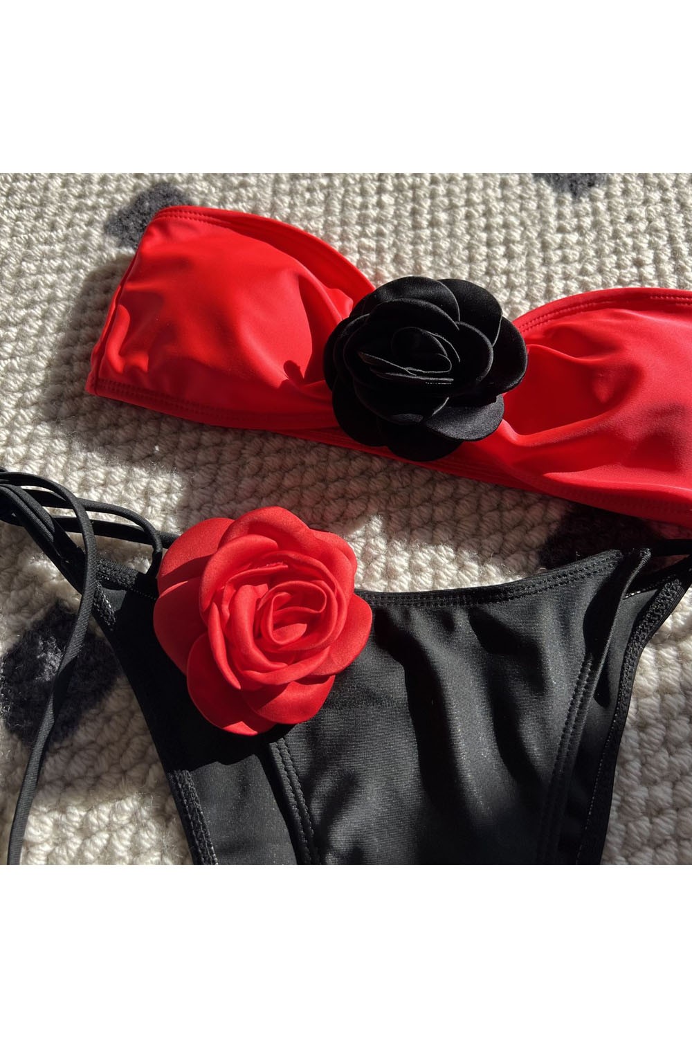 Bikini đi biển hai mảnh đính hoa cao cấp BKN1032