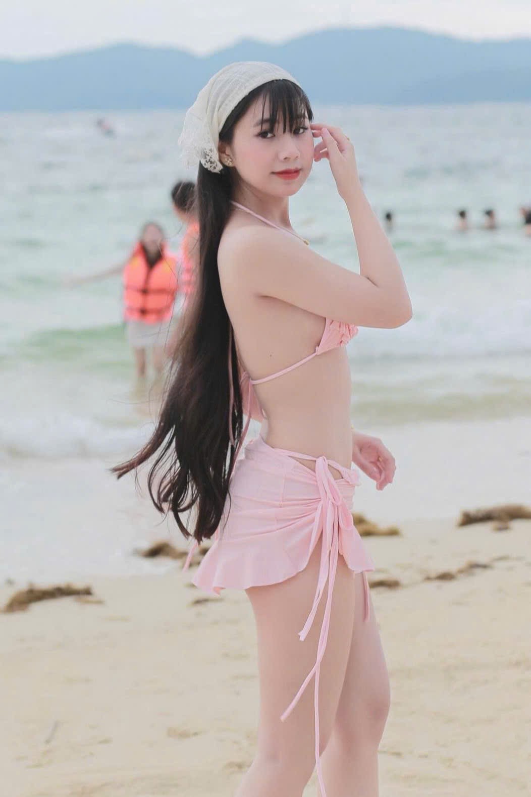 Bikini 3 mảnh màu hồng BKN1105