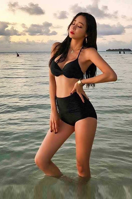 Bộ bikini cạp cao đen cổ điển BKN93