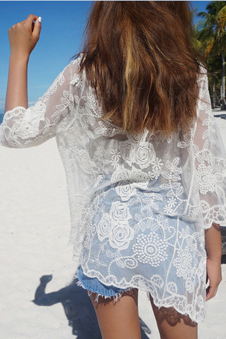 Áo choàng đi biển hoa voan trắng AL60