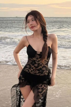 Váy maxi đi biển ren xẻ tà